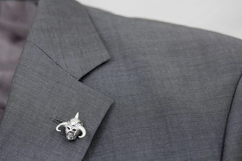 Bavero Pin